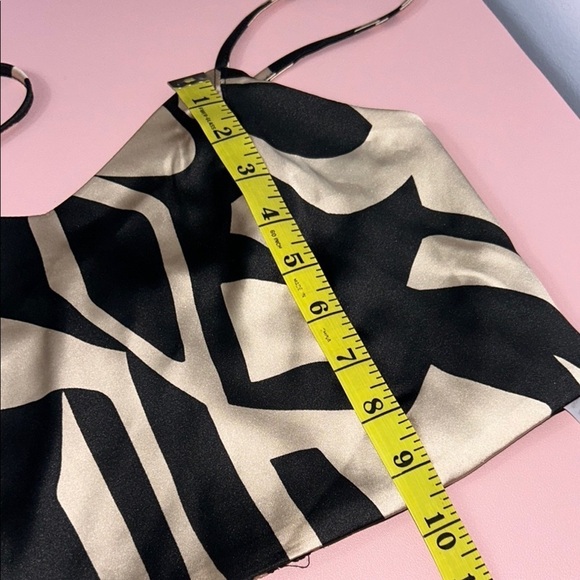 House of Harlow Black and Gold Geometric Women's Top - Picture 8 of 8